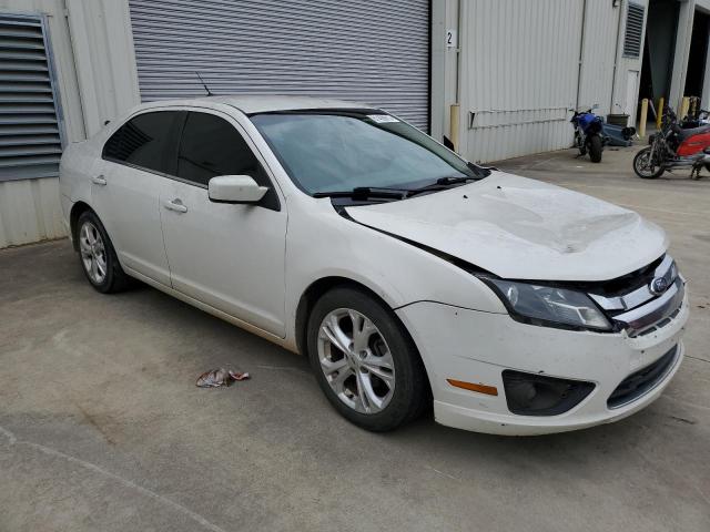 3FAHP0HA0CR164614 - 2012 FORD FUSION SE WHITE photo 4