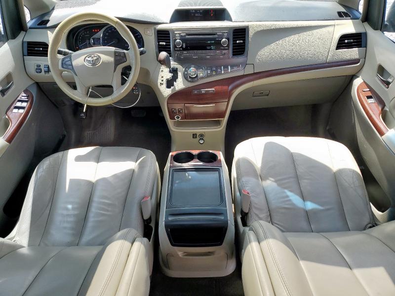 5TDYK3DCXDS383810 - 2013 TOYOTA SIENNA XLE Մոխրագույն լուսանկար 8