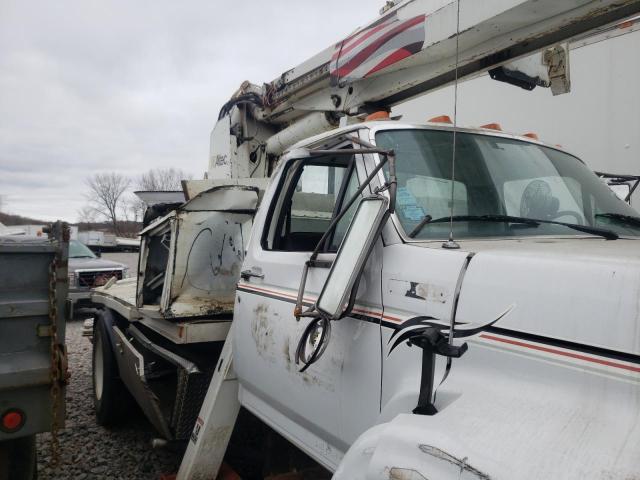 1FDXF80C9SVA43825 - 1995 FORD F800 WHITE photo 9