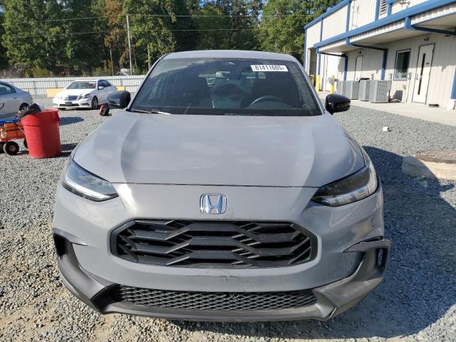 3CZRZ2H5XRM739289 - 2024 HONDA HR-V SPORT Grau Foto 5