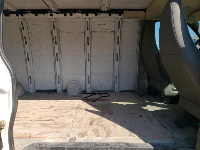 1GCWGBFP6J1239683 - 2018 CHEVROLET EXPRESS G2500 WHITE photo 11