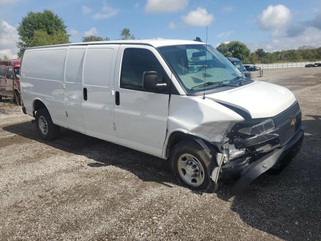 1GCWGBFP6J1239683 - 2018 CHEVROLET EXPRESS G2500 WHITE photo 4