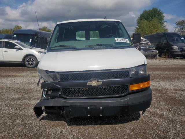 1GCWGBFP6J1239683 - 2018 CHEVROLET EXPRESS G2500 WHITE photo 5