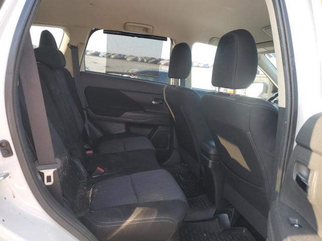 JA4AD2A33GZ051828 - 2016 MITSUBISHI OUTLANDER ES WHITE photo 11