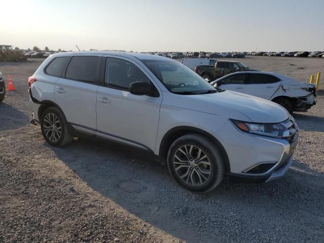 JA4AD2A33GZ051828 - 2016 MITSUBISHI OUTLANDER ES WHITE photo 4