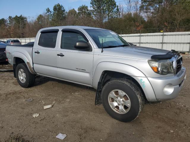 3TMJU4GN1BM114820 - 2011 TOYOTA TACOMA DOUBLE CAB PRERUNNER SILVER photo 4