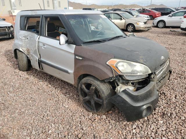 KNDJT2A53D7576003 - 2013 KIA SOUL SILVER photo 4