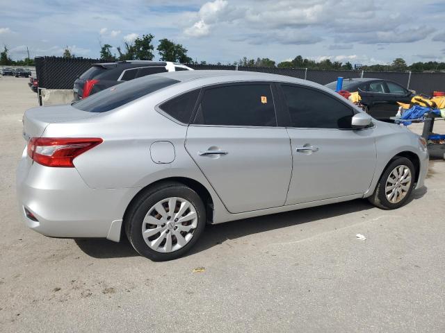 3N1AB7AP5JY316989 - 2018 NISSAN SENTRA S 银色 照片 3