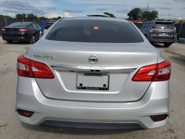 3N1AB7AP5JY316989 - 2018 NISSAN SENTRA S 银色 照片 6