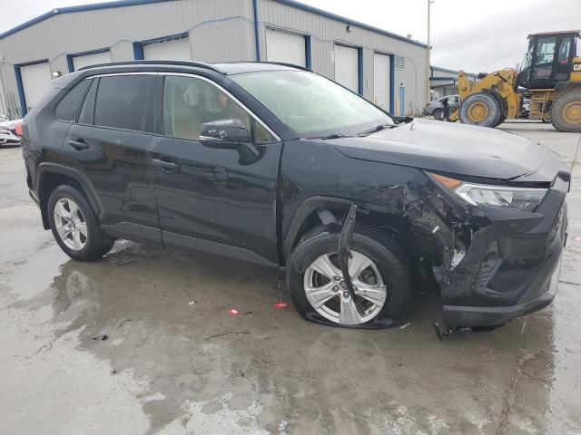 JTMP1RFVXKD004166 - 2019 TOYOTA RAV4 XLE Черный фото 4