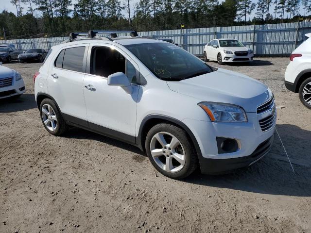 KL7CJNSB2FB157206 - 2015 CHEVROLET TRAX LTZ WHITE photo 4