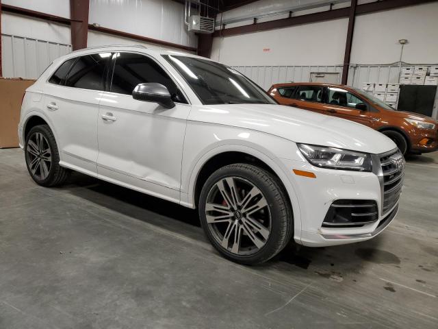 WA1C4AFY9J2208852 - 2018 AUDI SQ5 PRESTIGE WHITE photo 4