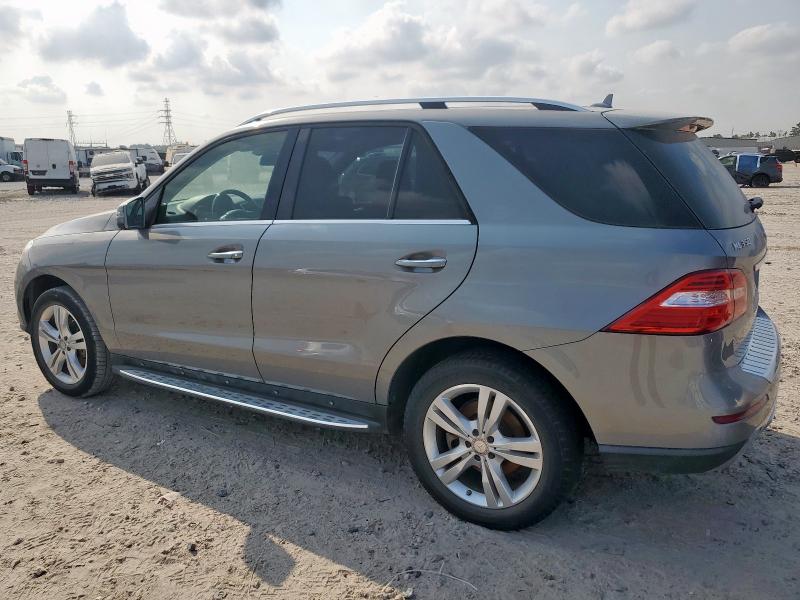 4JGDA5JB7FA561497 - 2015 MERCEDES-BENZ ML 350 GRAY photo 2
