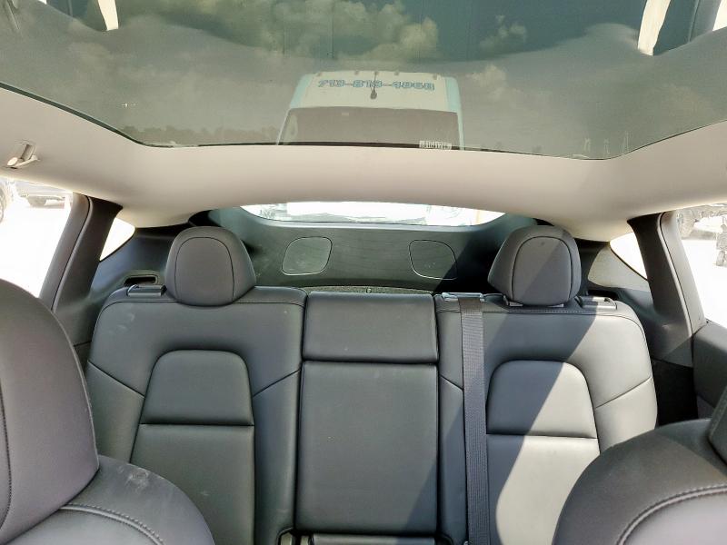 7SAYGDEE9NA019357 - 2022 TESLA MODEL Y 红色 照片 10