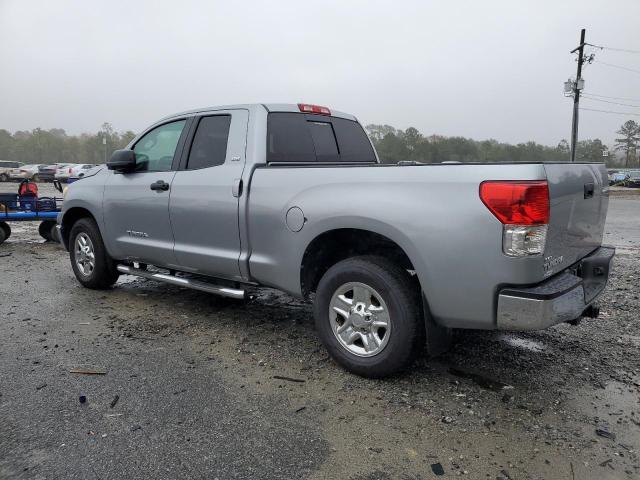 5TFRM5F12BX027736 - 2011 TOYOTA TUNDRA DOUBLE CAB SR5 SILVER photo 2