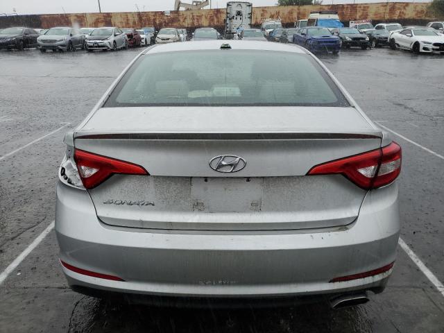 5NPE24AFXHH572542 - 2017 HYUNDAI SONATA SE SILVER photo 6