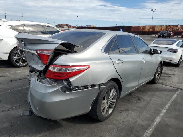 4T1BF1FK1GU245961 - 2016 TOYOTA CAMRY LE Gümüş foto 3