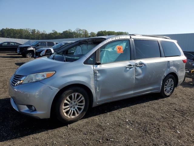2016 TOYOTA SIENNA XLE, 