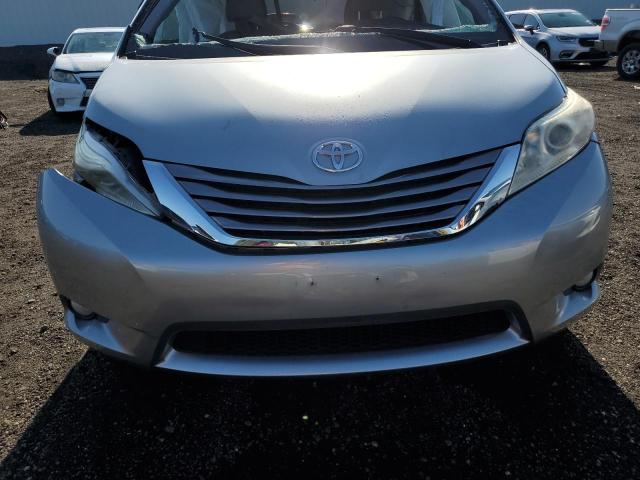 5TDYK3DC3GS765844 - 2016 TOYOTA SIENNA XLE ვერცხლისფერი ფოტო 5