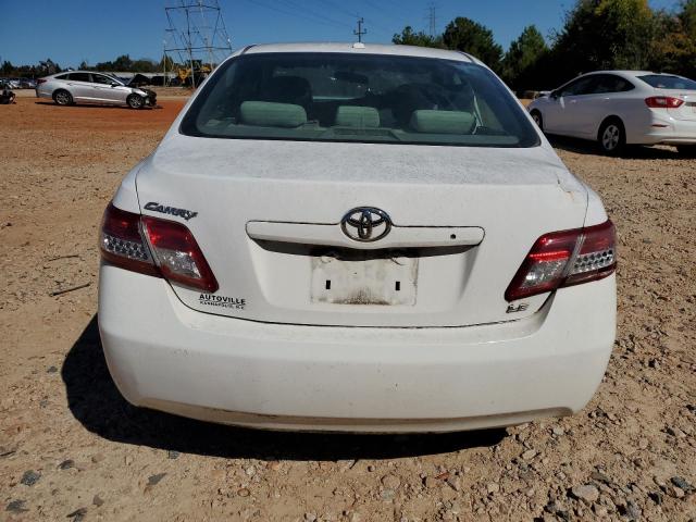 4T1BF3EK8BU620573 - 2011 TOYOTA CAMRY BASE WHITE photo 6