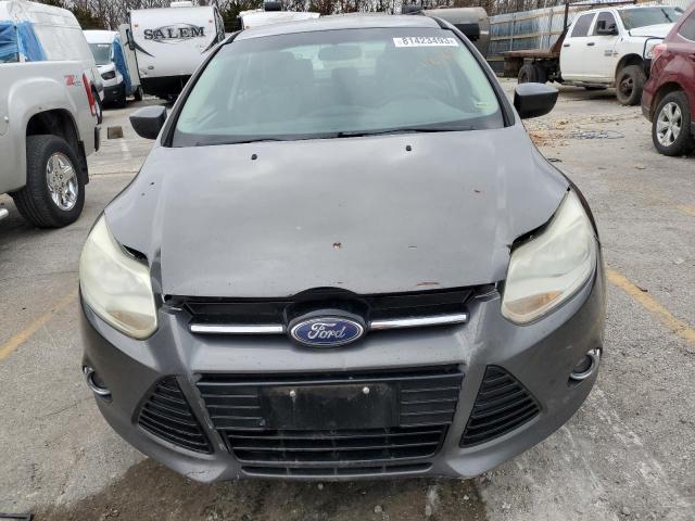 1FAHP3F29CL138315 - 2012 FORD FOCUS SE GRAY photo 5