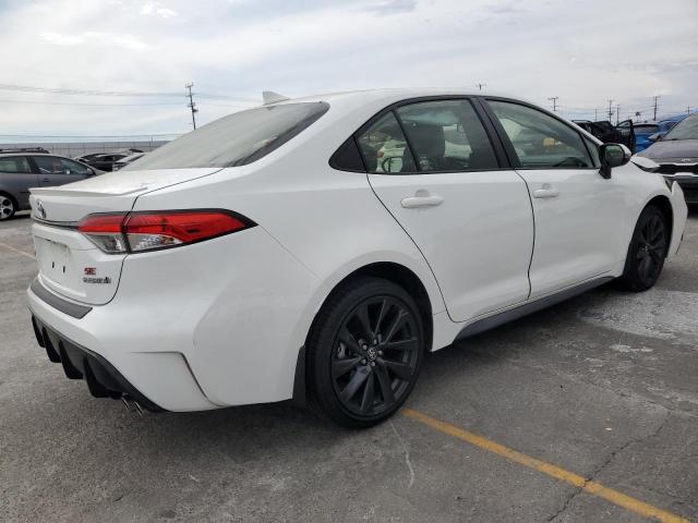 JTDBCMFE9R3067413 - 2024 TOYOTA COROLLA LE 白色 照片 3