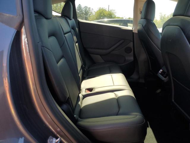 7SAYGDEE6NF391709 - 2022 TESLA MODEL Y Grau Foto 10