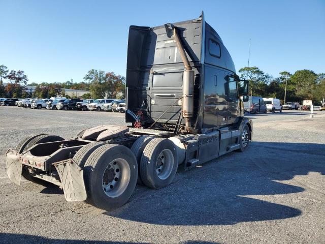 4V4NC9TJX5N377813 - 2005 VOLVO VN VNL BLACK photo 4