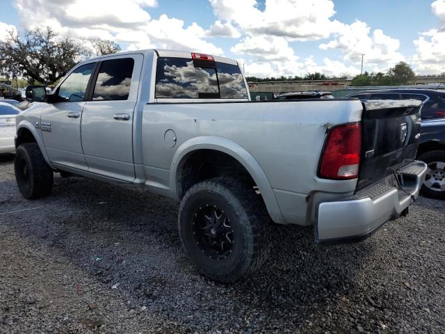 3C6UR5DL9JG156776 - 2018 RAM 2500 SLT Серебристый фото 2