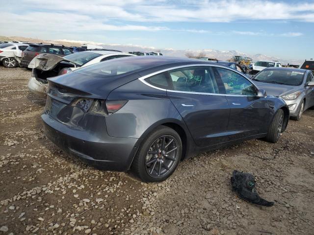 5YJ3E1EB7JF144792 - 2018 TESLA MODEL 3 GRAY photo 3