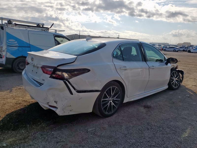 4T1G11AK2RU902670 - 2024 TOYOTA CAMRY SE NIGHT SHADE WHITE photo 3