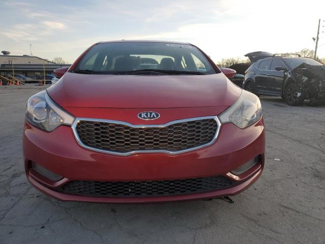 KNAFK4A6XG5588675 - 2016 KIA FORTE LX RED photo 5