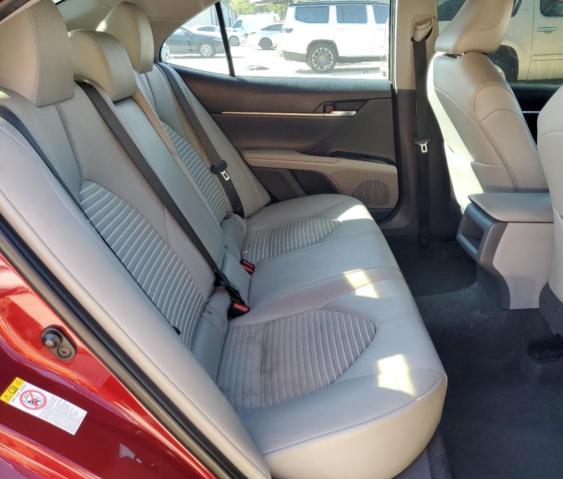 4T1B11HK1JU530677 - 2018 TOYOTA CAMRY L RED photo 10