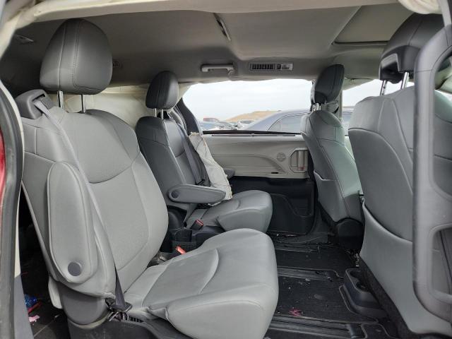 5TDYRKEC6PS148183 - 2023 TOYOTA SIENNA XLE 红色 照片 11