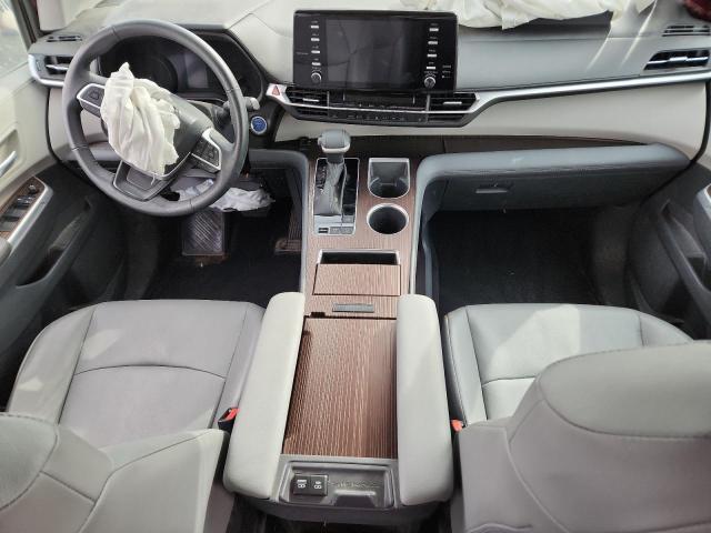 5TDYRKEC6PS148183 - 2023 TOYOTA SIENNA XLE 红色 照片 8