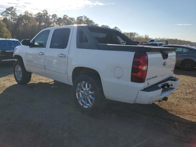 3GNNCFE06AG111147 - 2010 CHEVROLET AVALANCHE LT WHITE photo 2