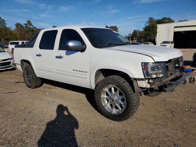 3GNNCFE06AG111147 - 2010 CHEVROLET AVALANCHE LT WHITE photo 4