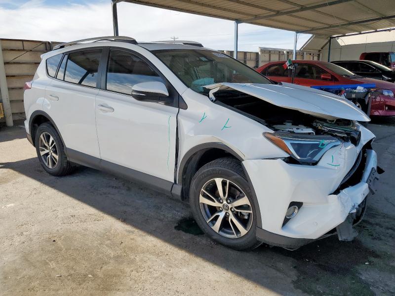 JTMWFREV5GD086880 - 2016 TOYOTA RAV4 XLE თეთრი ფოტო 4