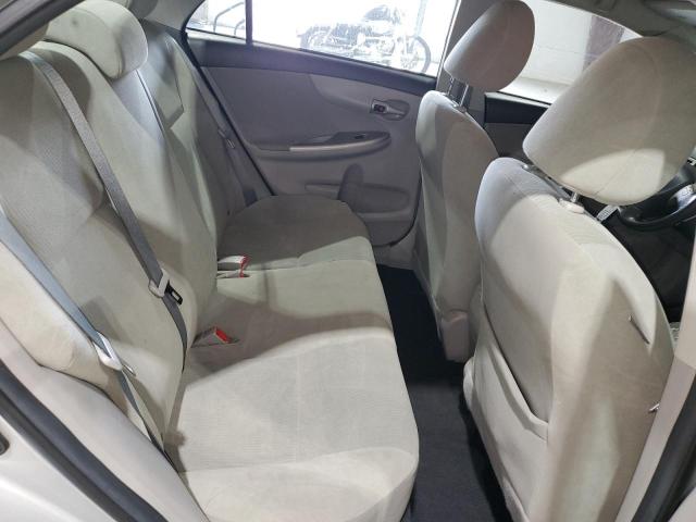 2T1BU4EE7DC102674 - 2013 TOYOTA COROLLA BASE Серебристый фото 10