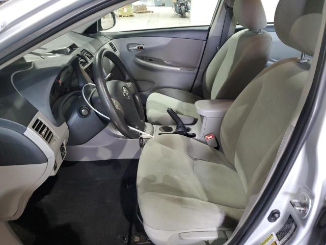 2T1BU4EE7DC102674 - 2013 TOYOTA COROLLA BASE Серебристый фото 7