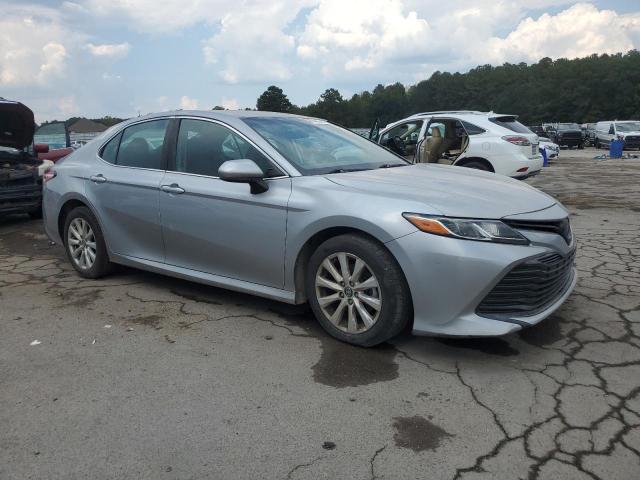 4T1B11HK8KU228787 - 2019 TOYOTA CAMRY L SILVER photo 4
