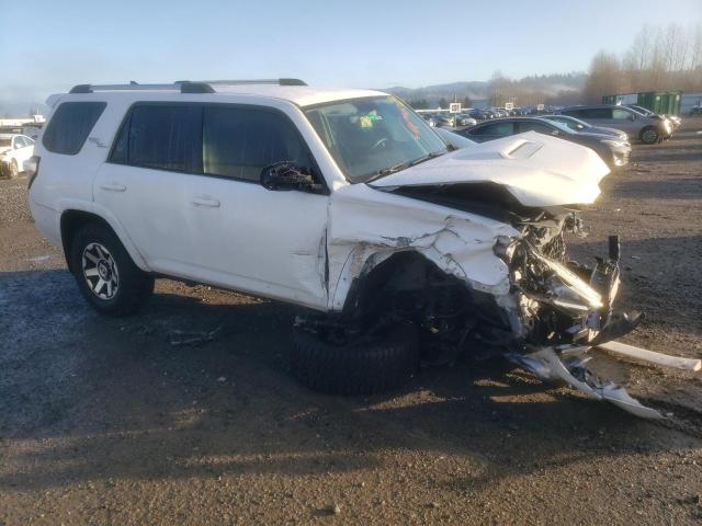 JTEBU5JR4J5490515 - 2018 TOYOTA 4RUNNER SR5/SR5 PREMIUM თეთრი ფოტო 4