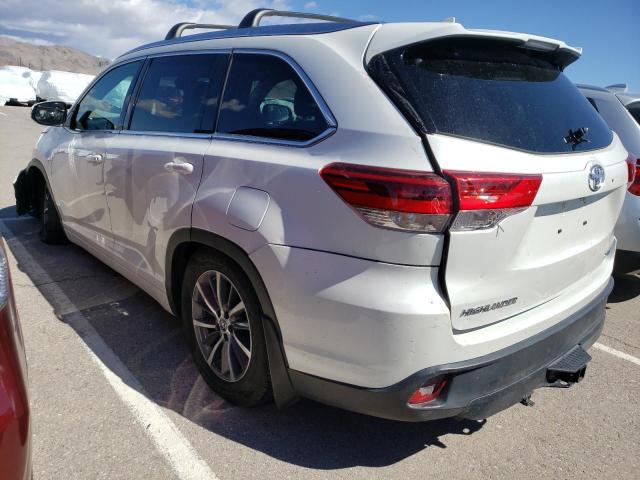 5TDJZRFH2JS550701 - 2018 TOYOTA HIGHLANDER SE WHITE photo 2