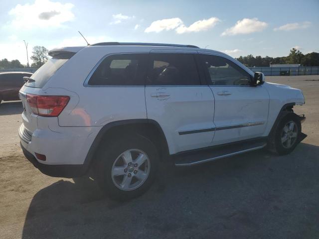 1C4RJFAG8DC571257 - 2013 JEEP GRAND CHER LAREDO WHITE photo 3