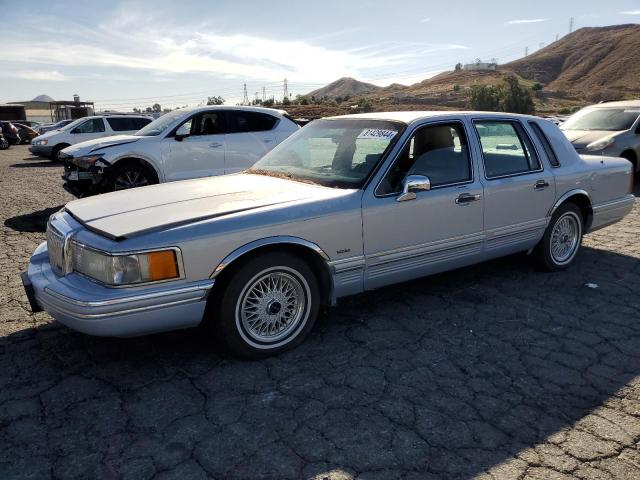 1LNLM81W0RY759647 - 1994 LINCOLN TOWN CAR EXECUTIVE Silber Foto 1