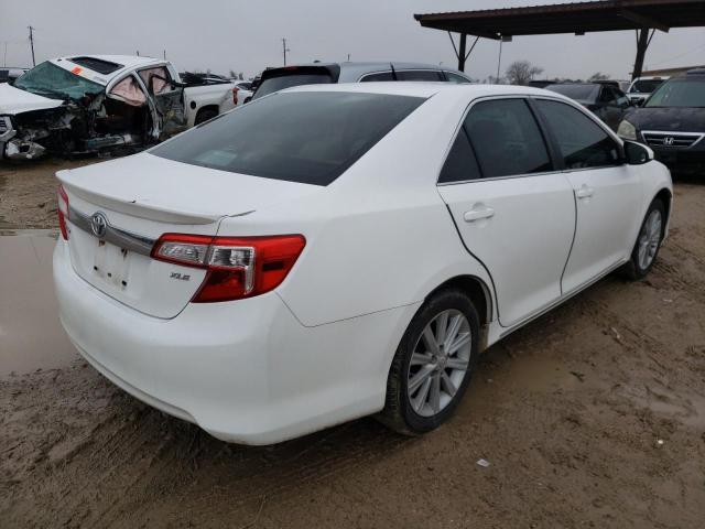 4T4BF1FK9CR252950 - 2012 TOYOTA CAMRY BASE WHITE photo 3