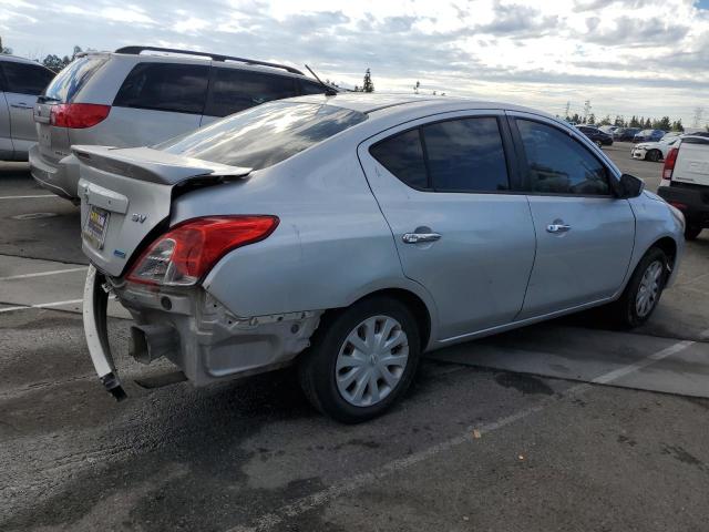 3N1CN7AP6FL853830 - 2015 NISSAN VERSA S ვერცხლისფერი ფოტო 3