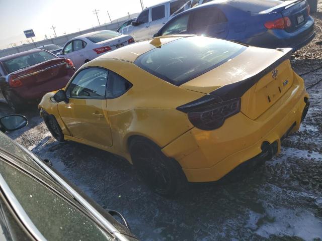 JF1ZNAA17F8706260 - 2015 TOYOTA SCION FR-S YELLOW photo 2