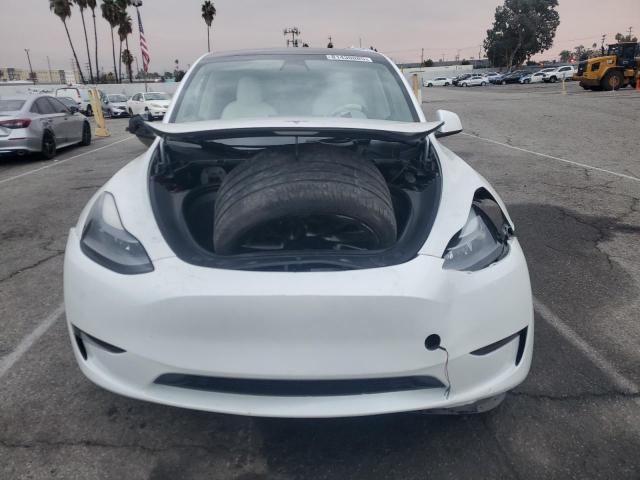 7SAYGDEE4PF624392 - 2023 TESLA MODEL Y Beyaz fotoğraf 5