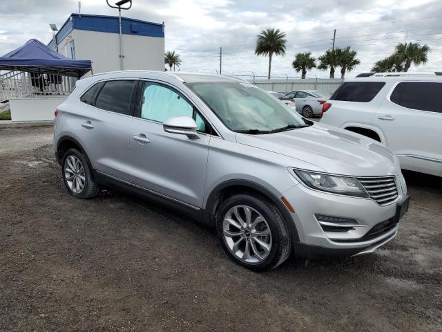 5LMCJ2D91JUL03550 - 2018 LINCOLN MKC SELECT SILVER photo 4